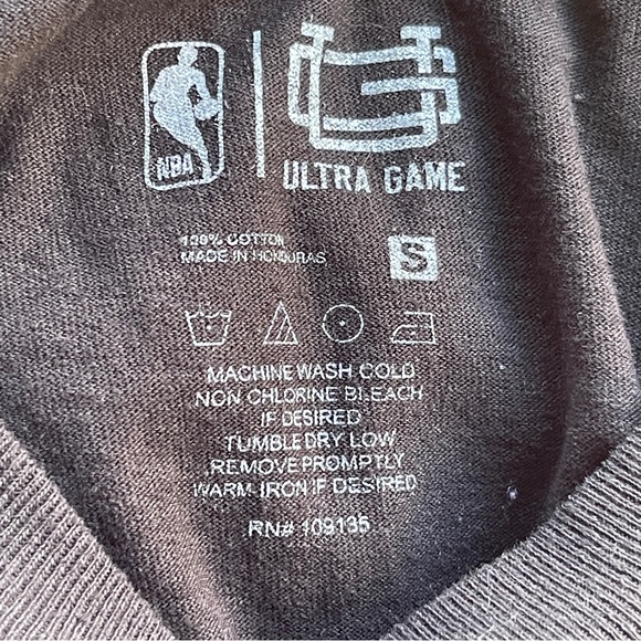 NBA Chicago Bulls Ultra Game Black Graphic T-shirt Unisex Size S - Picture 3 of 3